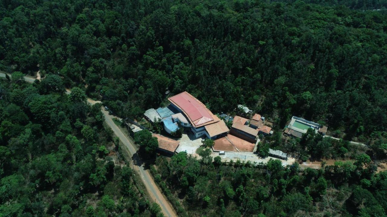 La Flora Beverly Hill Resort Madikeri Εξωτερικό φωτογραφία